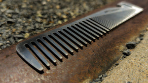 Back of the Retro Apex comb that shows the wide tooth side as smooth rounded bottom teeth.