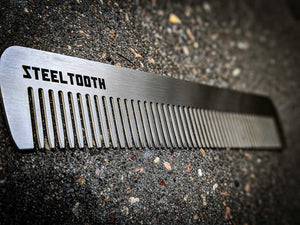 Steeltooth retro apex dresser comb made of stainless steel. 